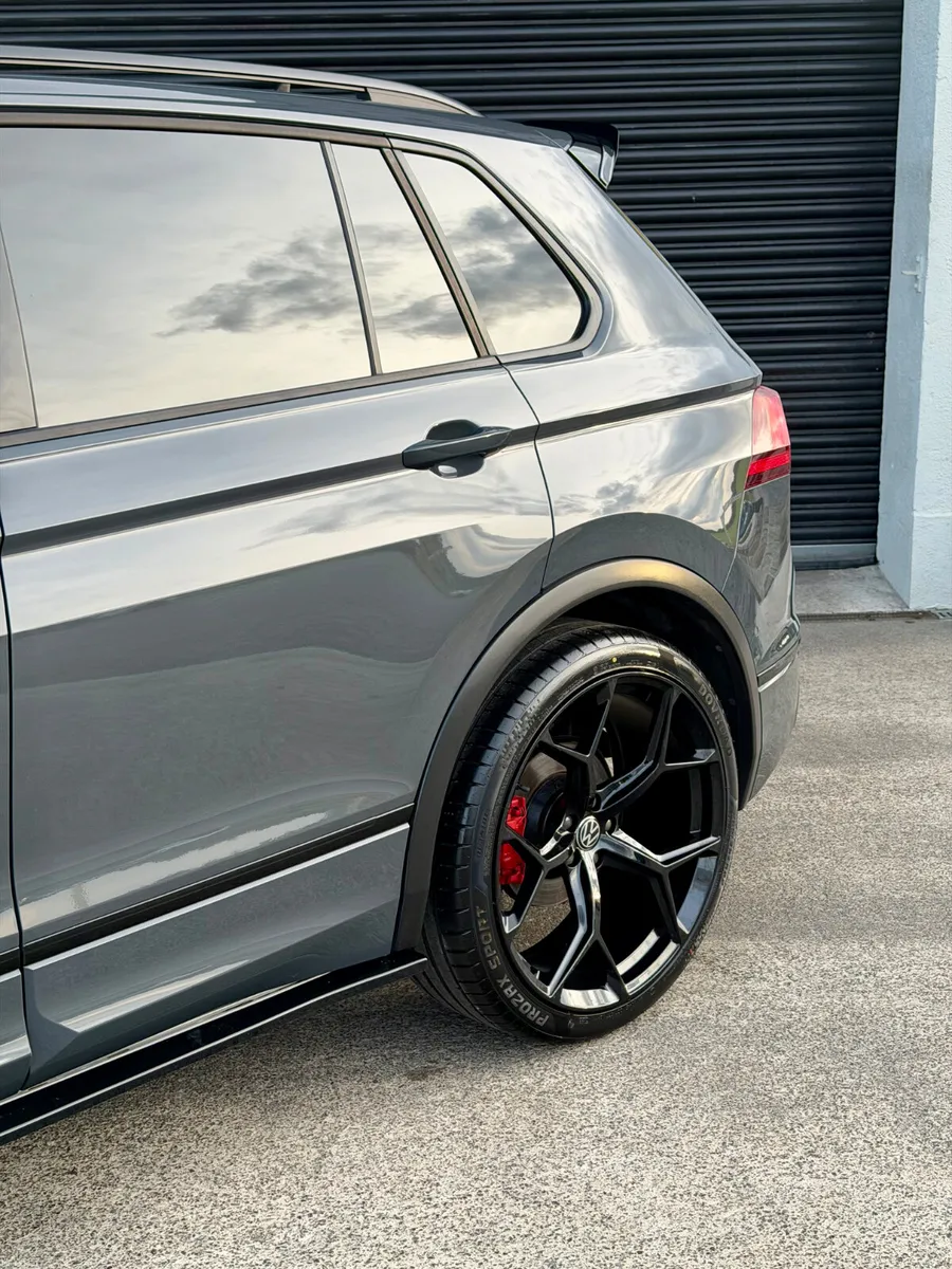 2023 VOLKSWAGEN TIGUAN RLINE BLACK EDITION TOP SPE - Image 3
