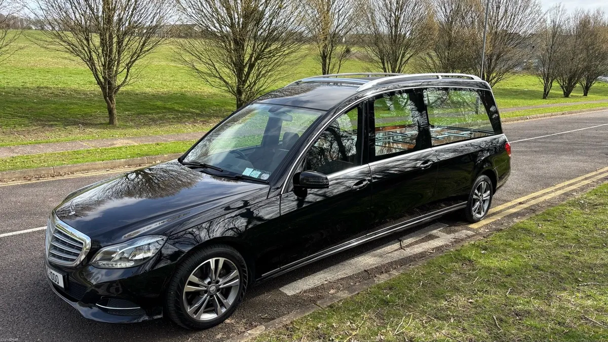 2018 Mercedes Duffy Hearse - Image 1