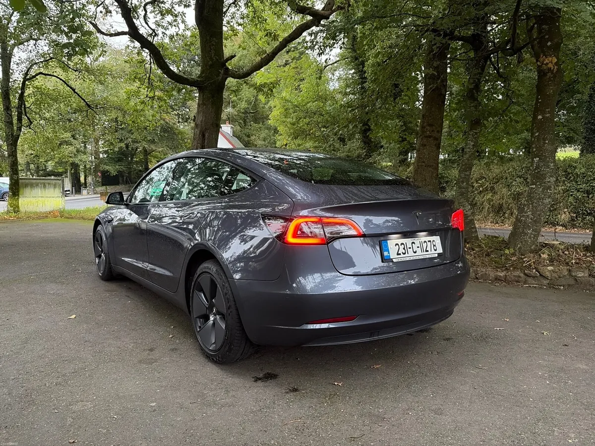 Tesla Model 3 2023 - Image 6