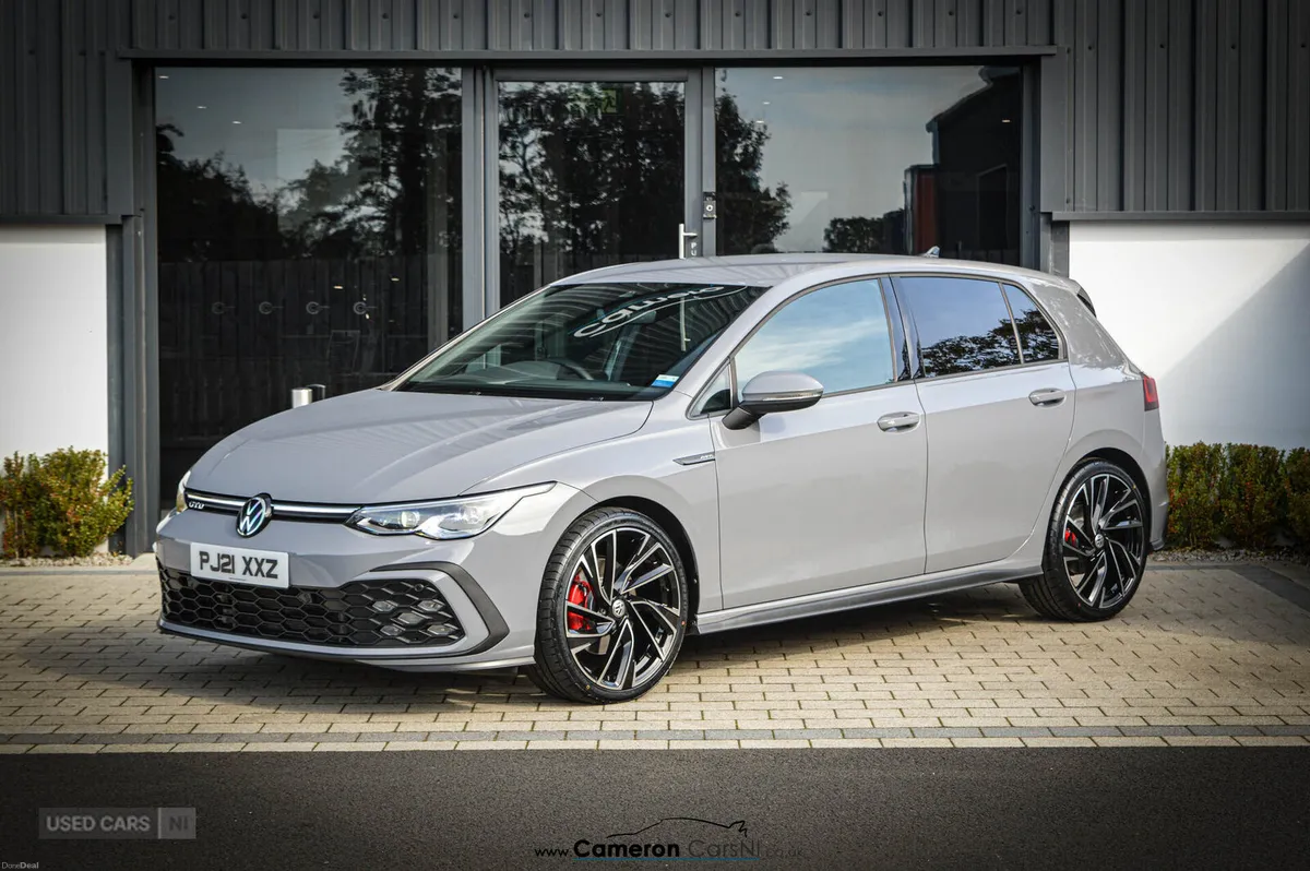 Volkswagen Golf DIESEL HATCHBACK - Image 1
