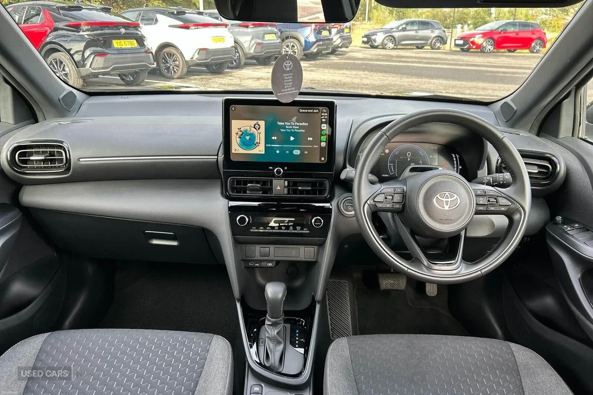 Toyota Yaris Cross 1.5 VVT-h Design E-CVT Euro 6 ( - Image 5