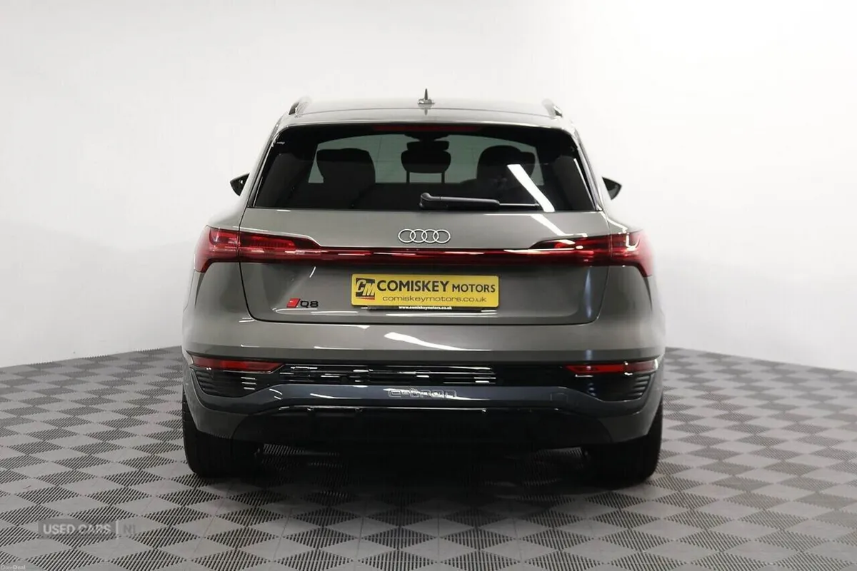 Audi Q8 e-tron S line - Image 5
