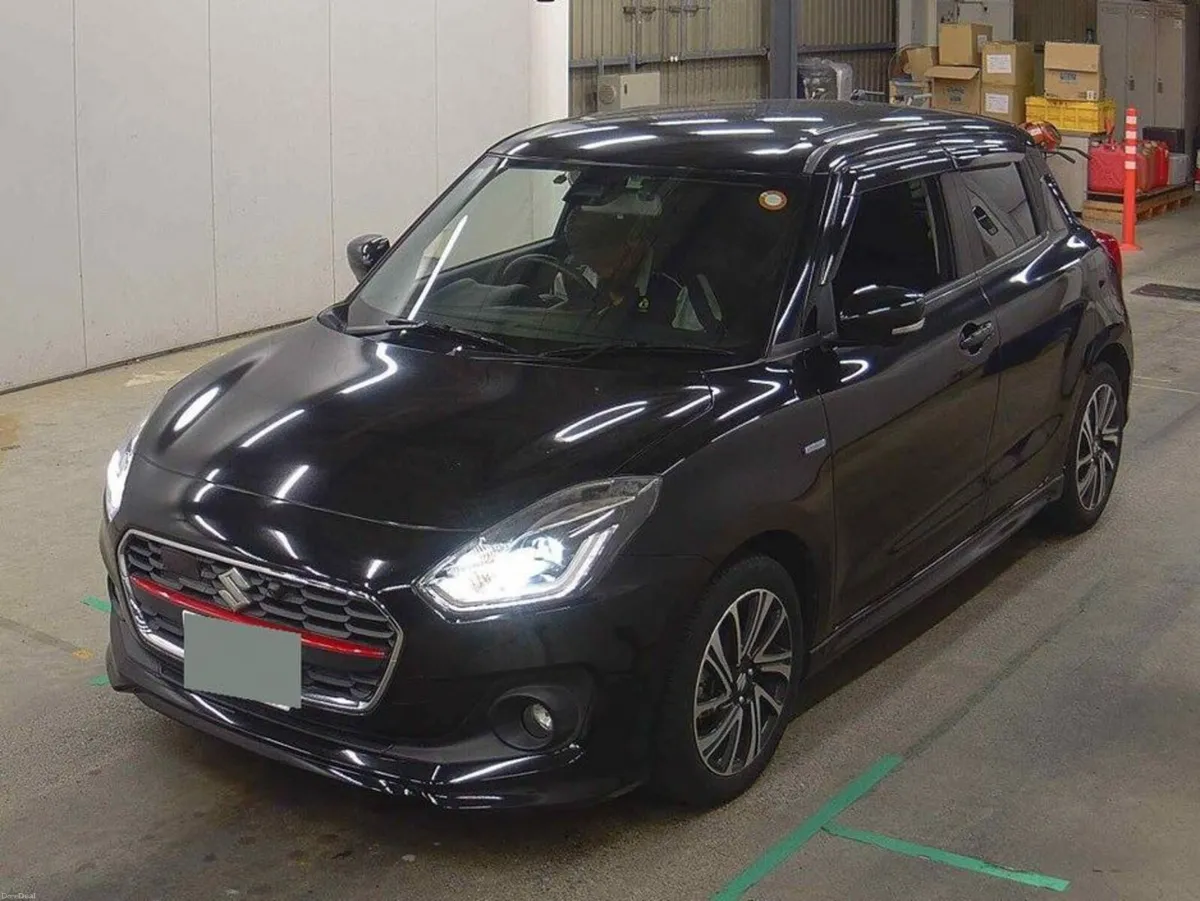 Suzuki Swift HYBRID RS - Image 4