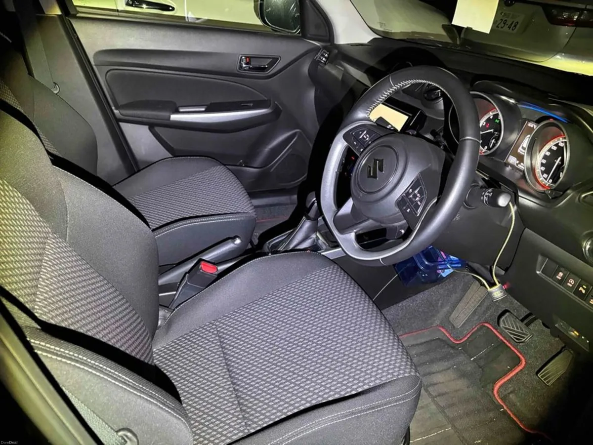 Suzuki Swift HYBRID RS - Image 6
