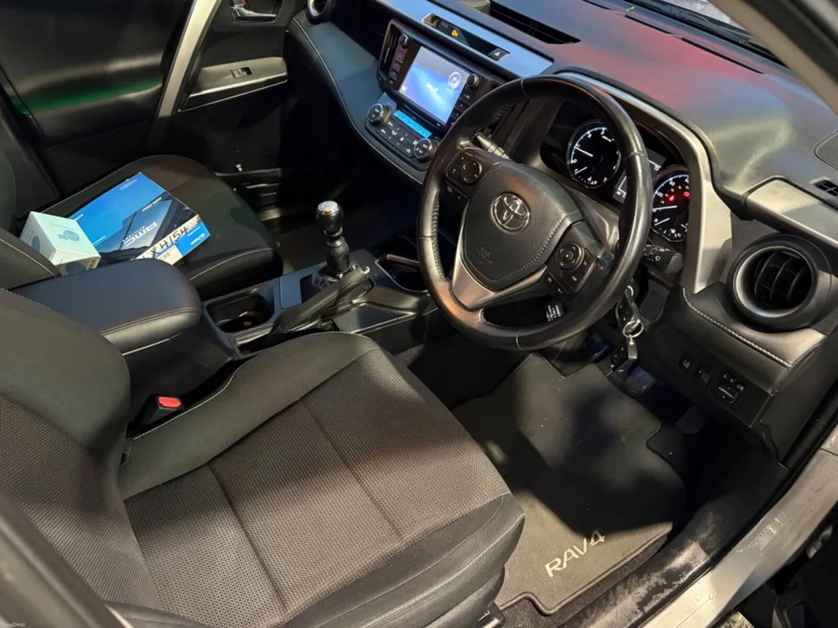 Toyota RAV4 2.0 D4D 143 Business Edition TSS Navi - Image 4