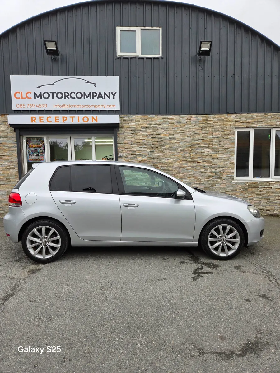 Volkswagen Golf 2011 / 1.2 AUTOMATIC - Image 2