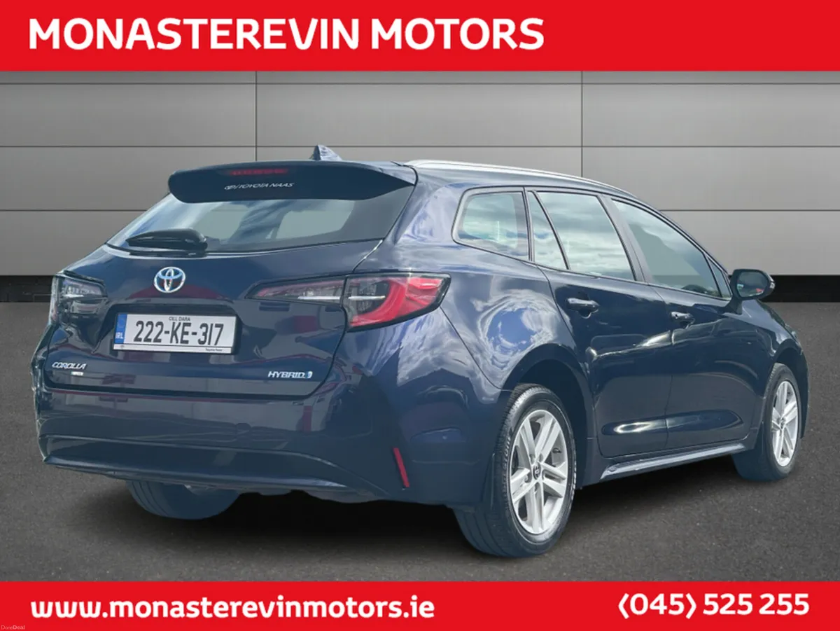 Toyota Corolla LUNA TS 4DR AUTO HYBRID - ESTATE SP - Image 5