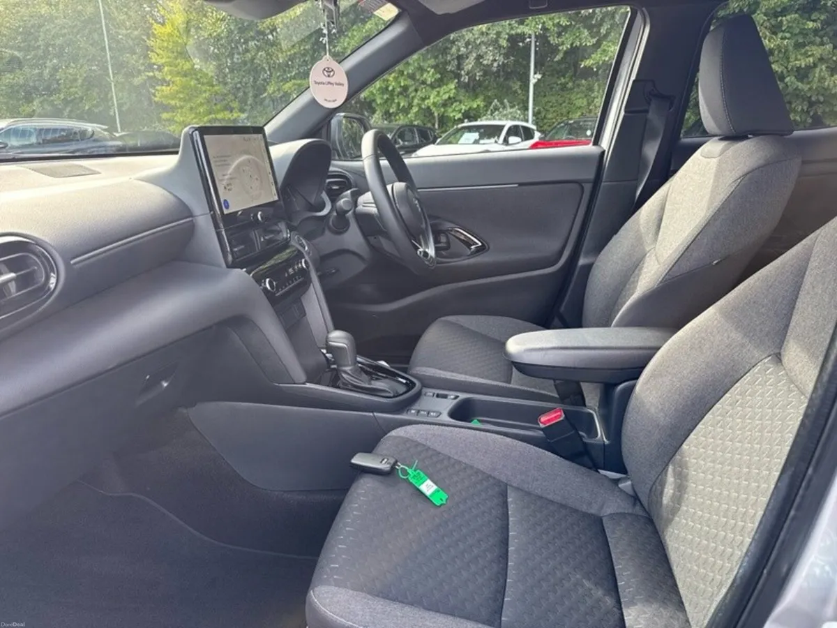 Toyota Yaris Cross YARIS CROSS LUNA SPORT - Image 6