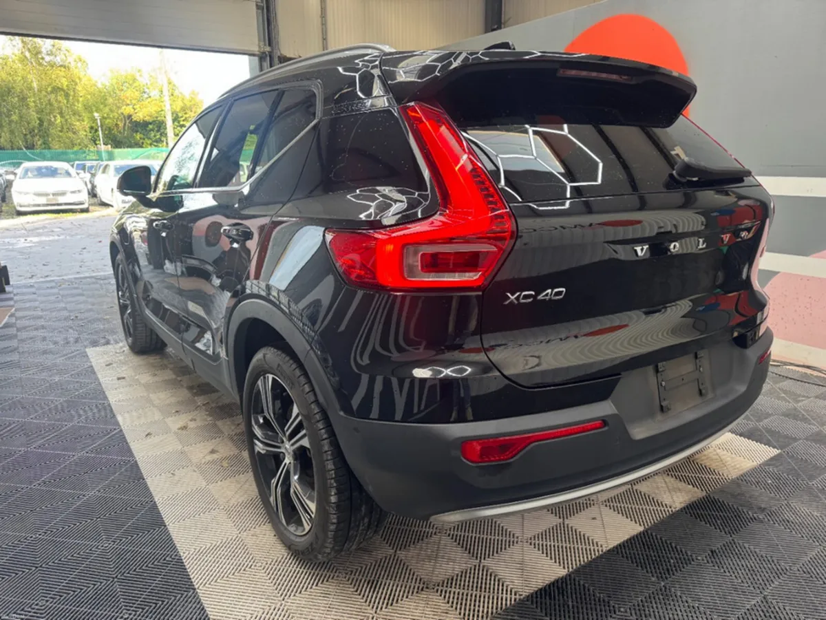 Volvo XC40 2022 VOLVO Xc40 RECHARGE PLUG-IN HYBRID - Image 5