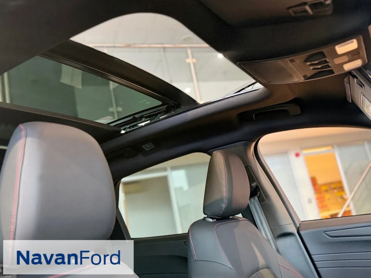 Ford Kuga NEW ST-Line X Edition 2.5 Plug-in Hybrid - Image 5