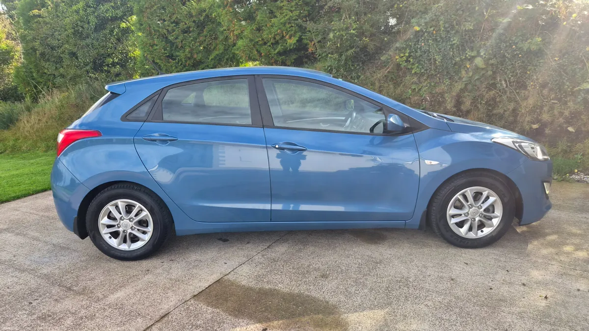 14 i30 - AUTOMATIC - BLUETOOTH - CRUISE CONTROL - Image 5