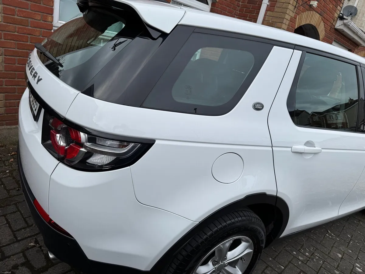 2016 Discovery Sport 7-Seater Diesel 2.0L SE TD4 - Image 3