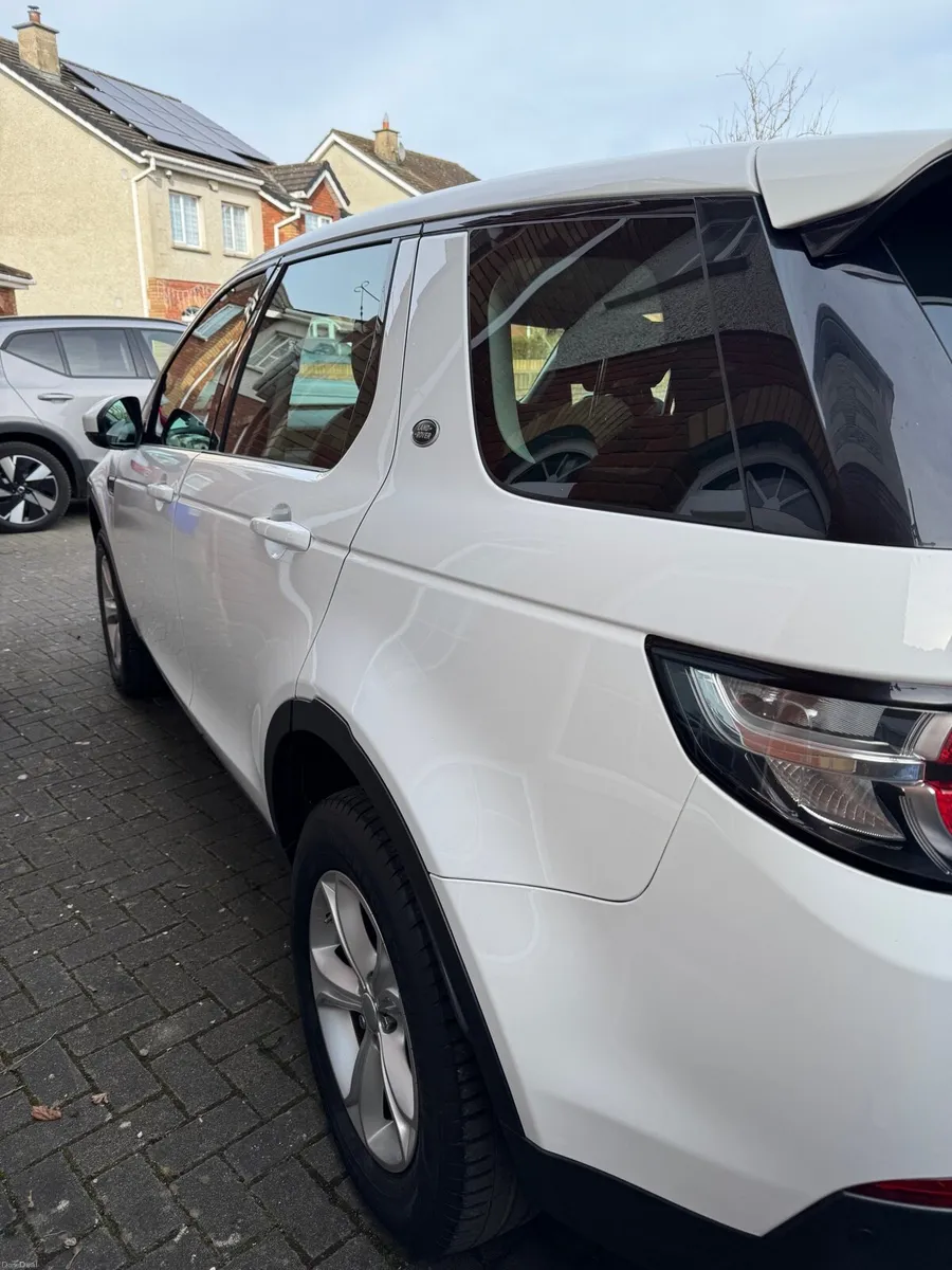 2016 Discovery Sport 7-Seater Diesel 2.0L SE TD4 - Image 2