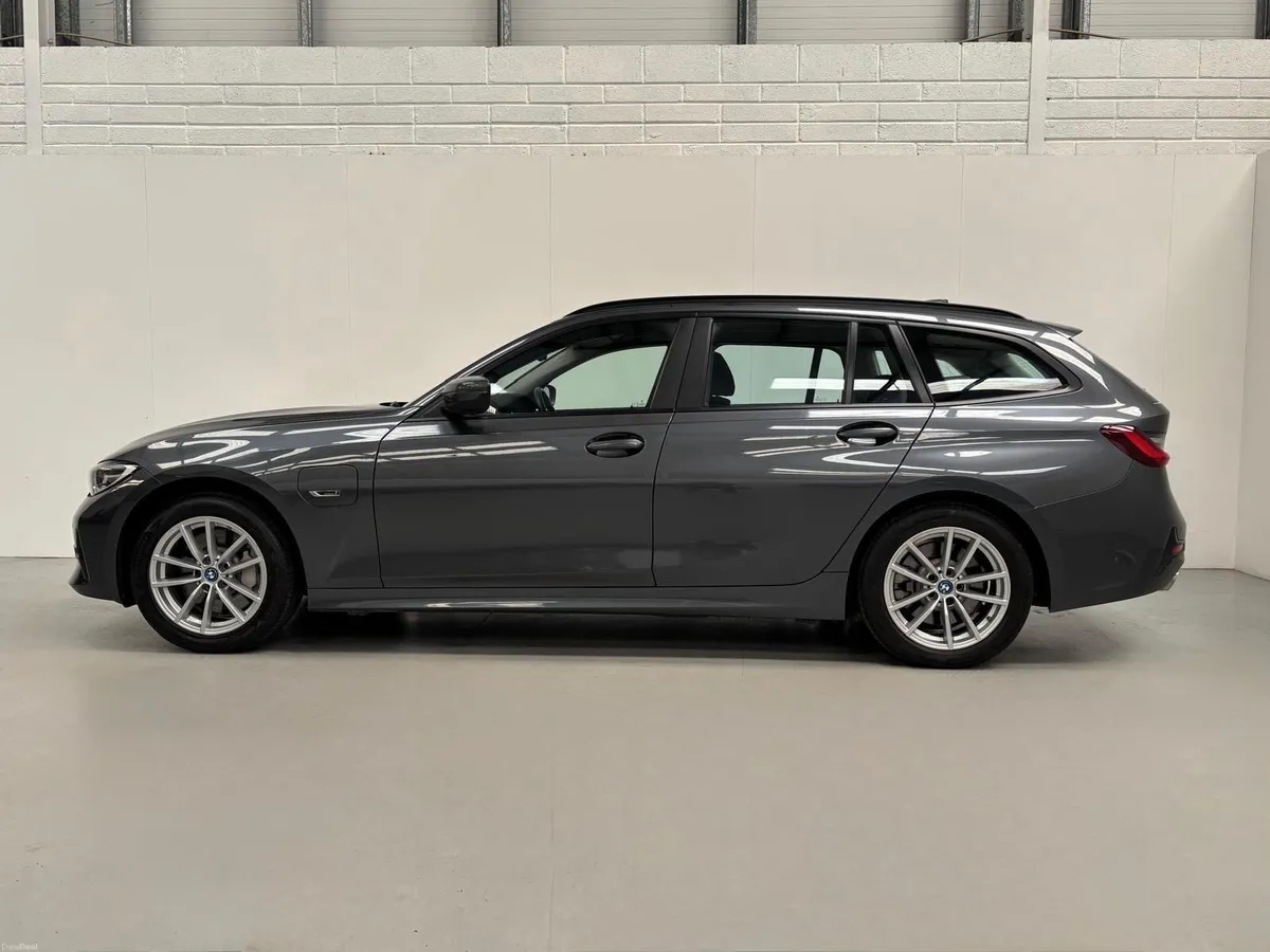 BMW 3 Series 330e Touring - Image 2