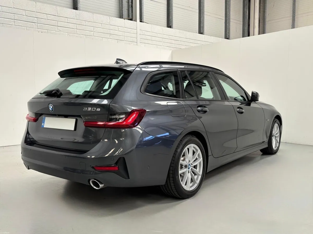 BMW 3 Series 330e Touring - Image 5