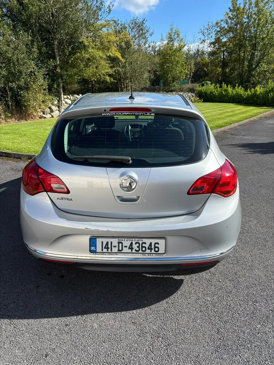 2014 Vauxhall Astra 1.4 Petrol - Silver - Image 2