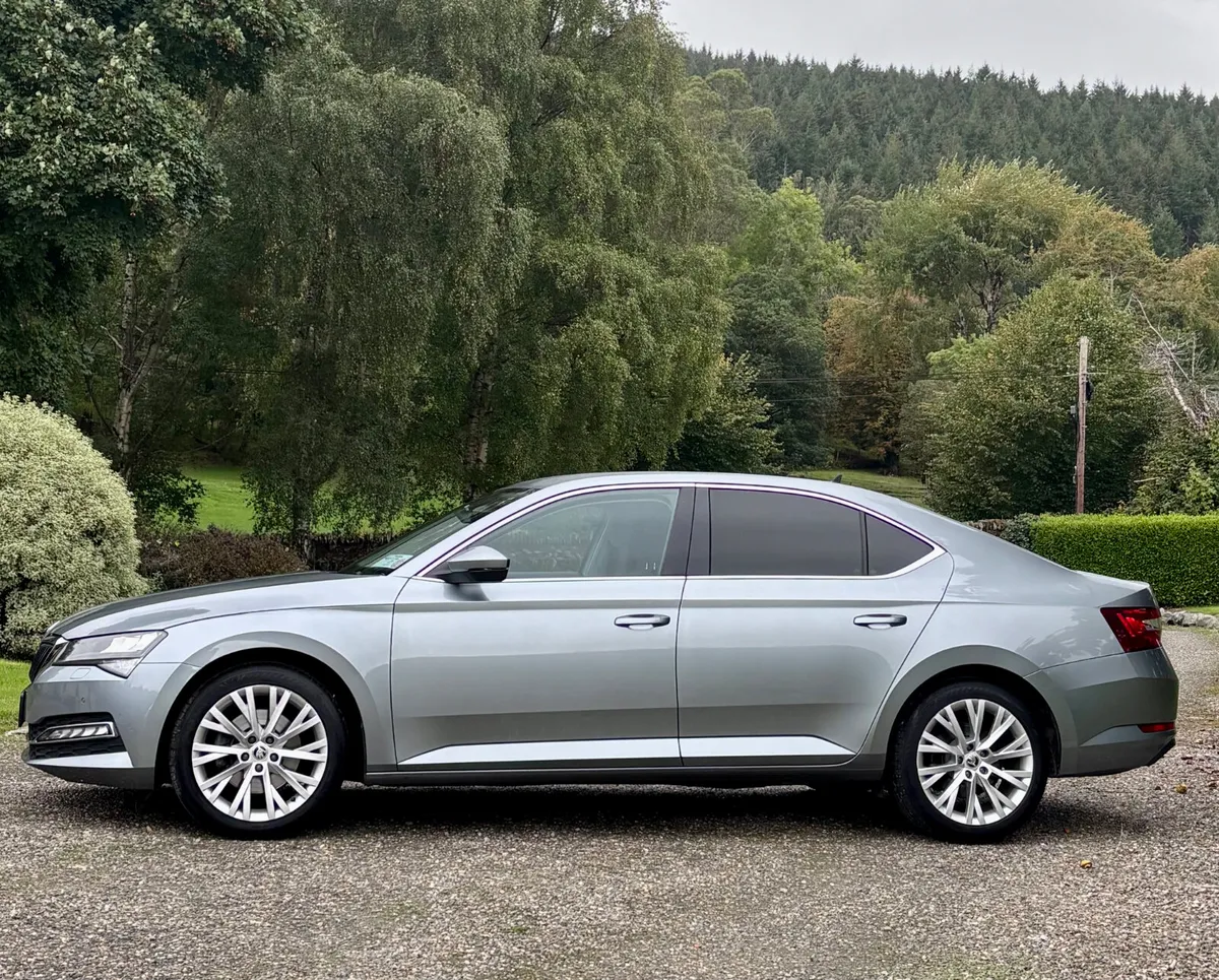 212 Skoda Superb Automatic - Mint Condition - Image 4