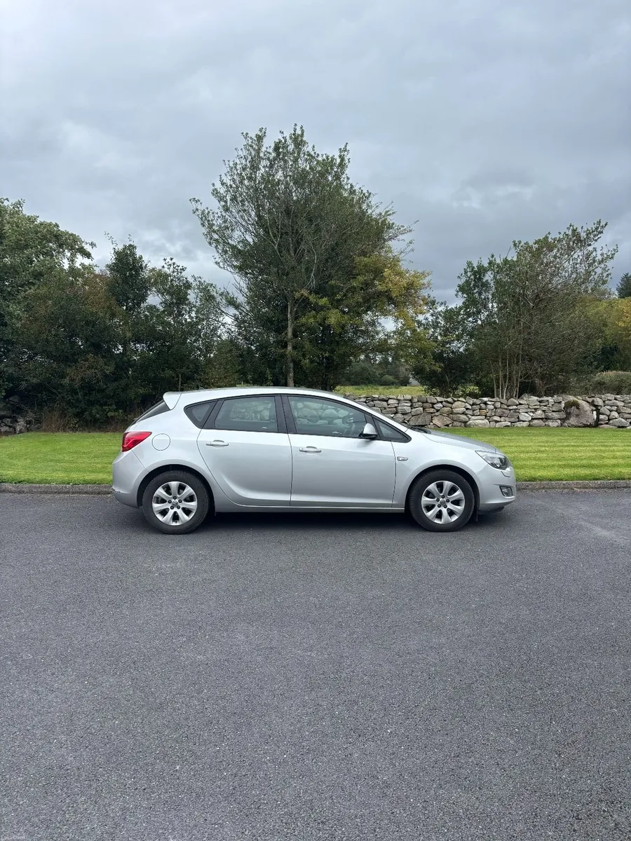 2014 Vauxhall Astra 1.4 Petrol - Silver - Image 6