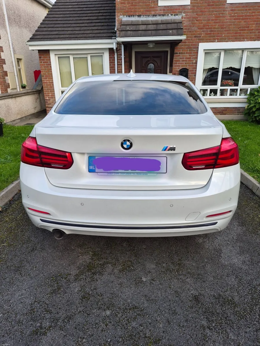 BMW 3-Series 2016 - Image 2