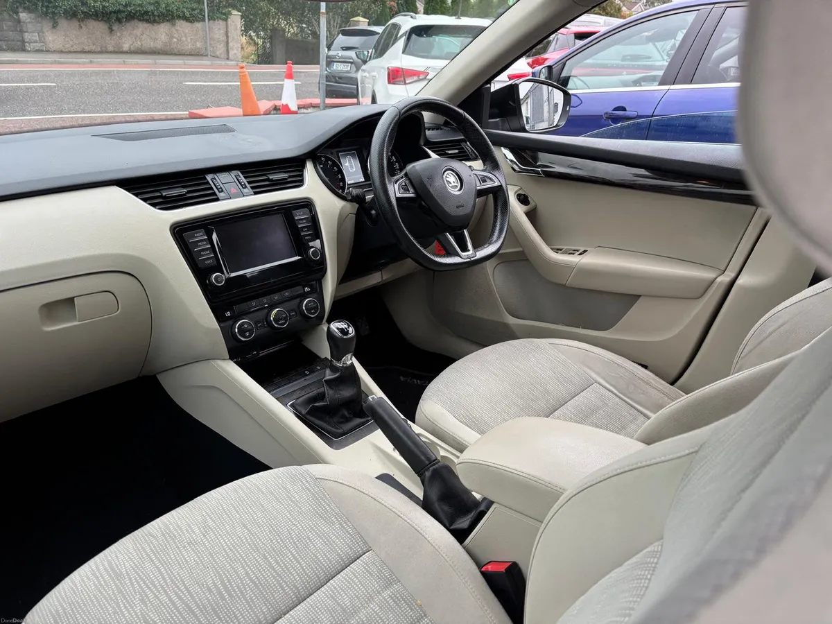 Skoda Octavia 2017  STYLE  DIESEL - Image 5