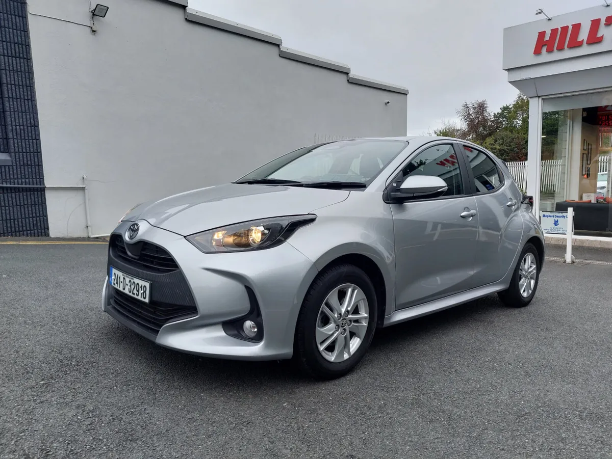 Toyota Yaris 2024 LUNA HYBRID 1.5 - Image 3