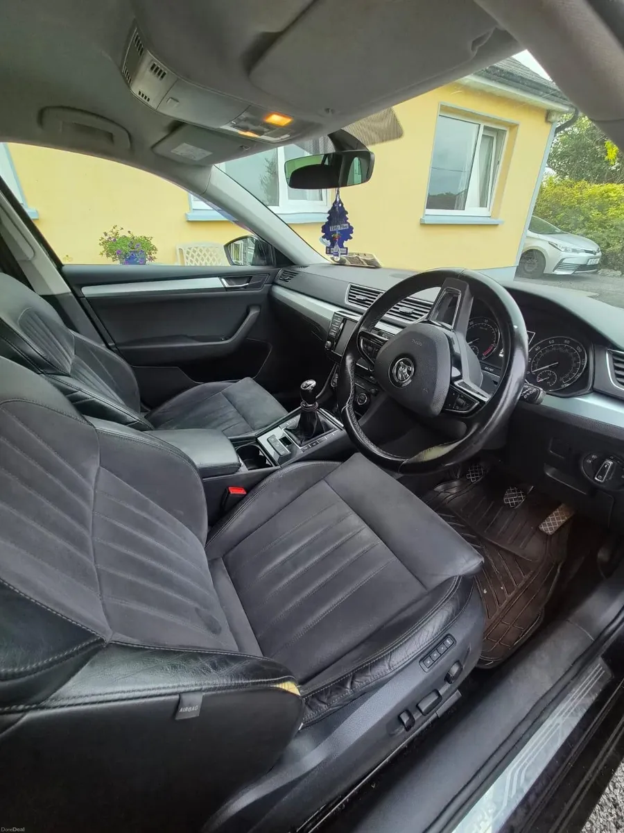 2017 Skoda superb estate - Image 1
