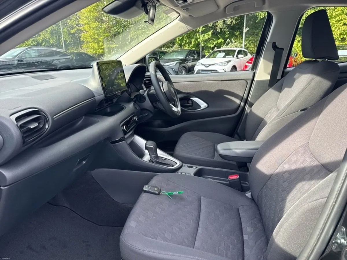 Toyota Yaris Yaris HEV Luna - Image 6