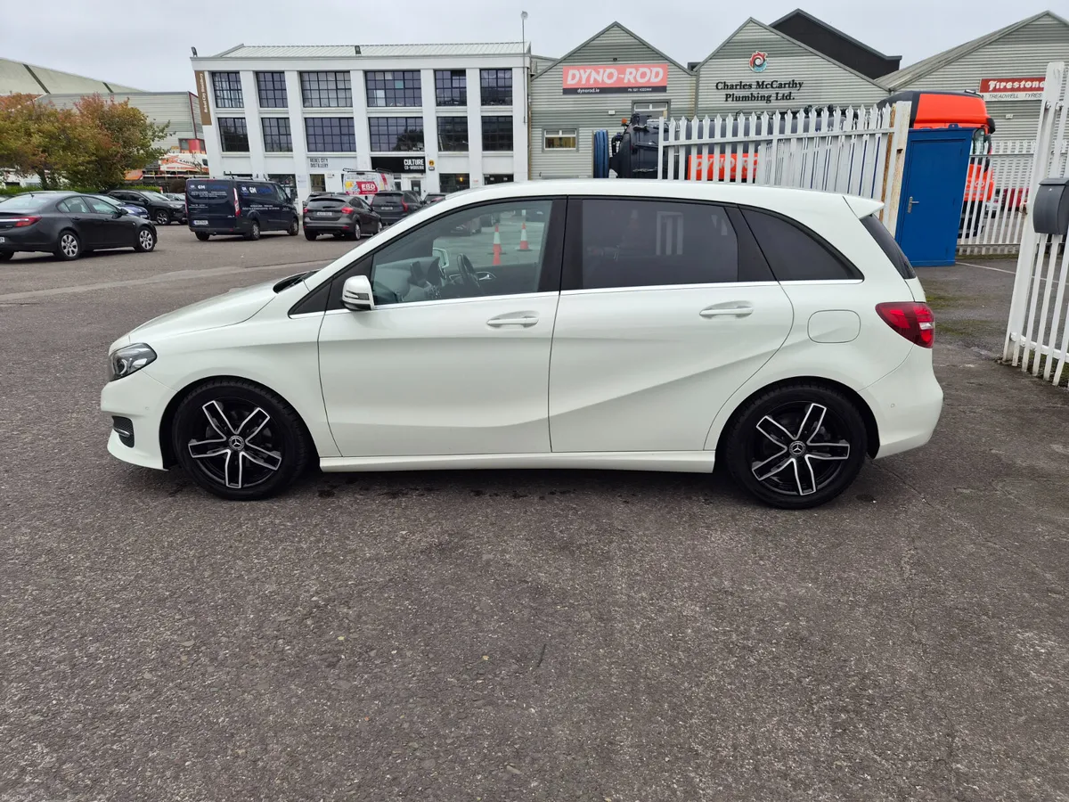 Mercedes-Benz B-Class B180 Auto ( Low Km ) - Image 4