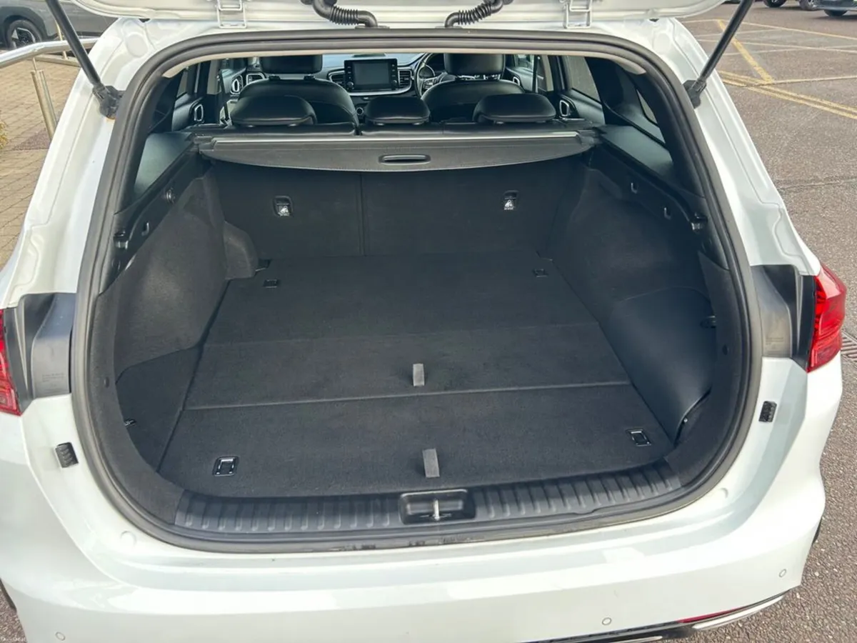 Kia Ceed *Automatic* SW Phev Trailer 5DR - Image 6