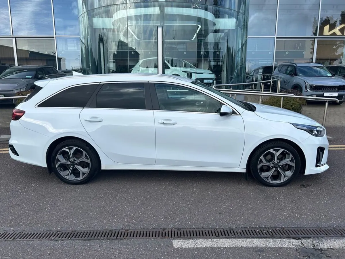 Kia Ceed *Automatic* SW Phev Trailer 5DR - Image 2