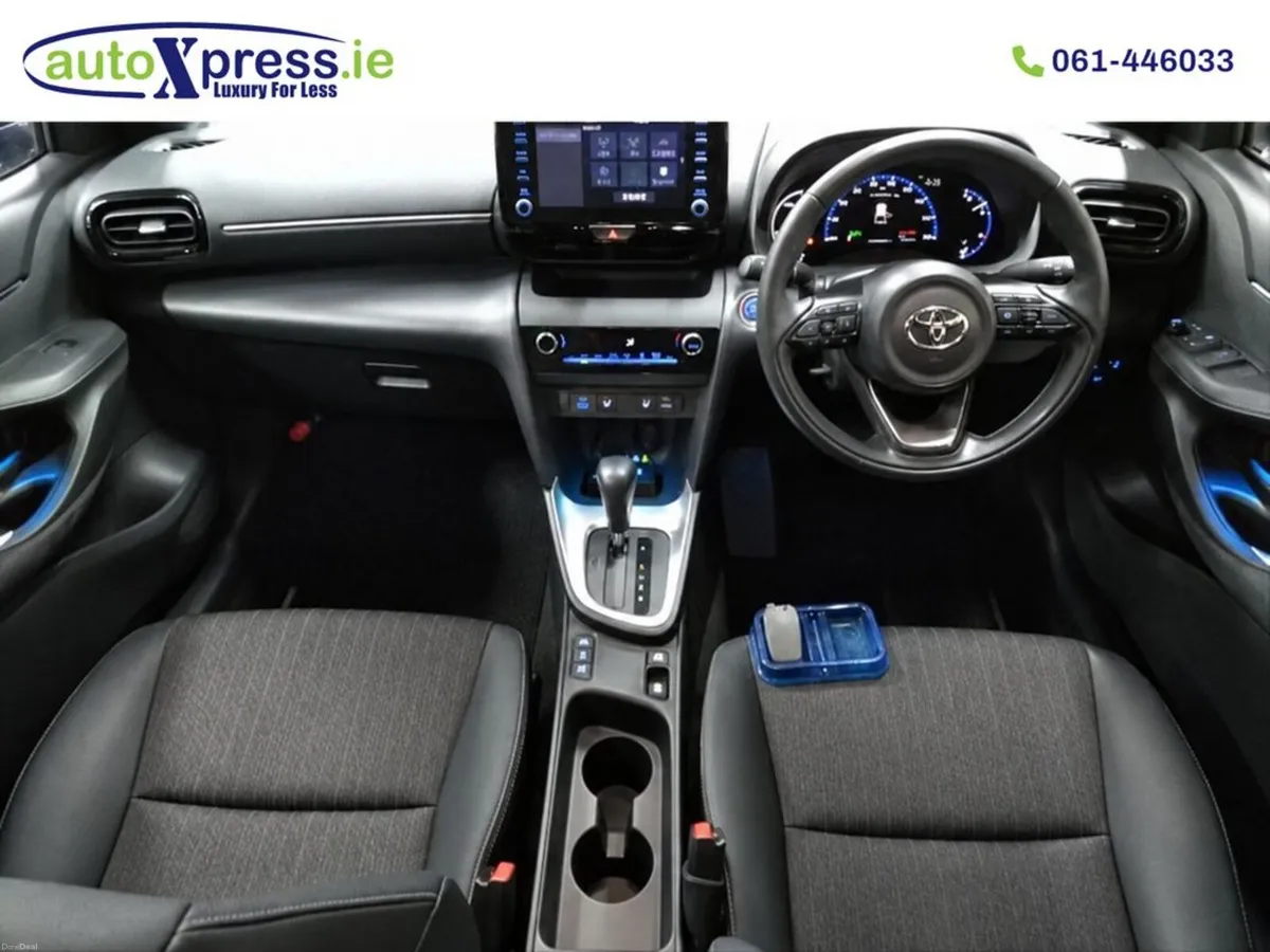 Toyota Yaris Cross 1.5 HYBRID Z, Low mileage, 360° - Image 2