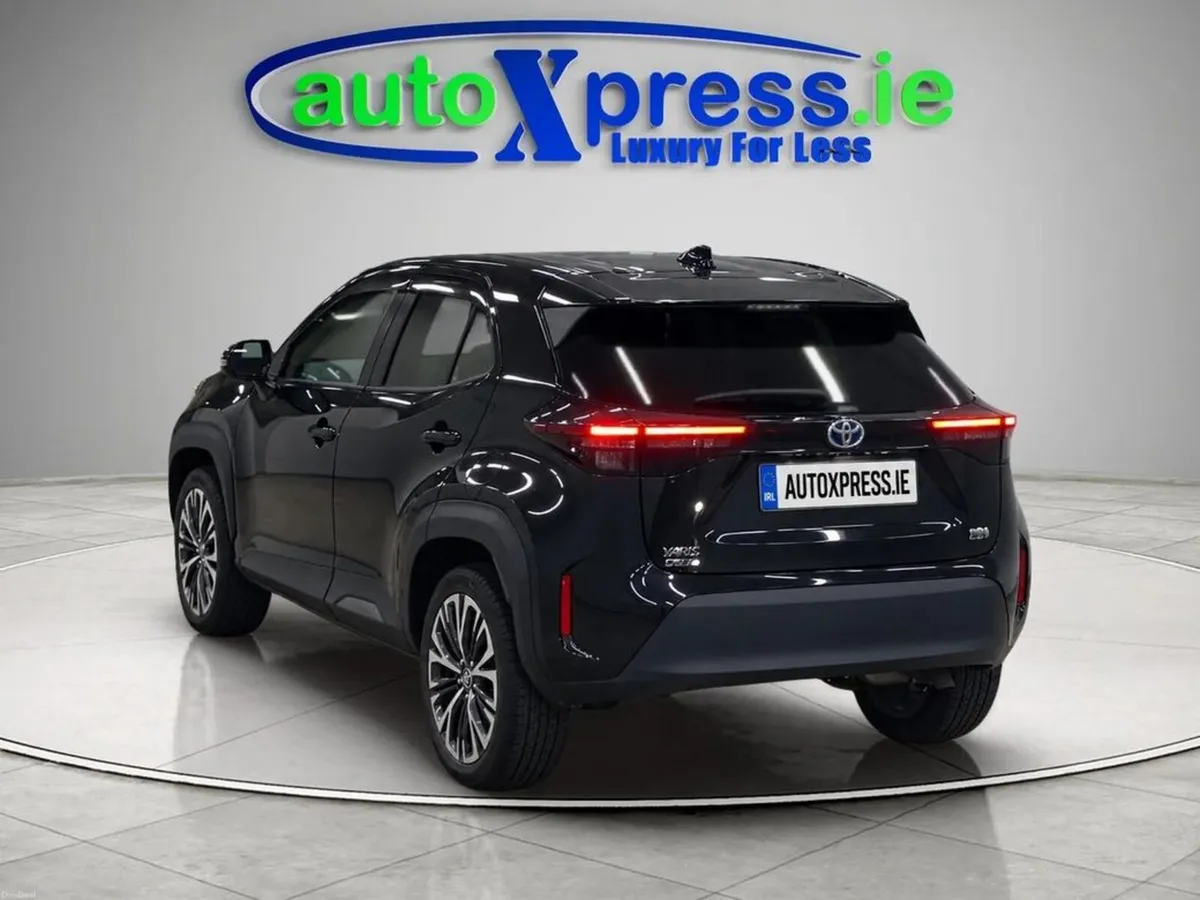 Toyota Yaris Cross 1.5 HYBRID Z, Low mileage, 360° - Image 3