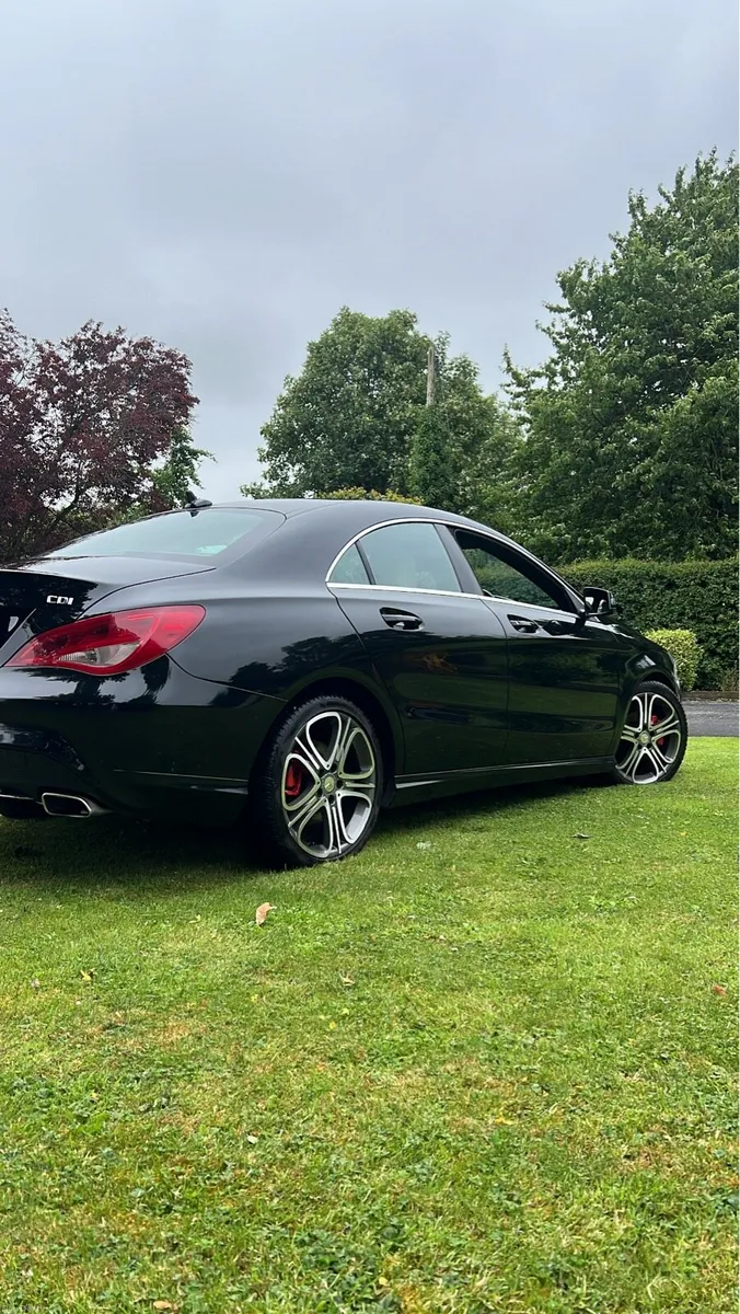 Mercedes Benz CLA 220D - Image 3