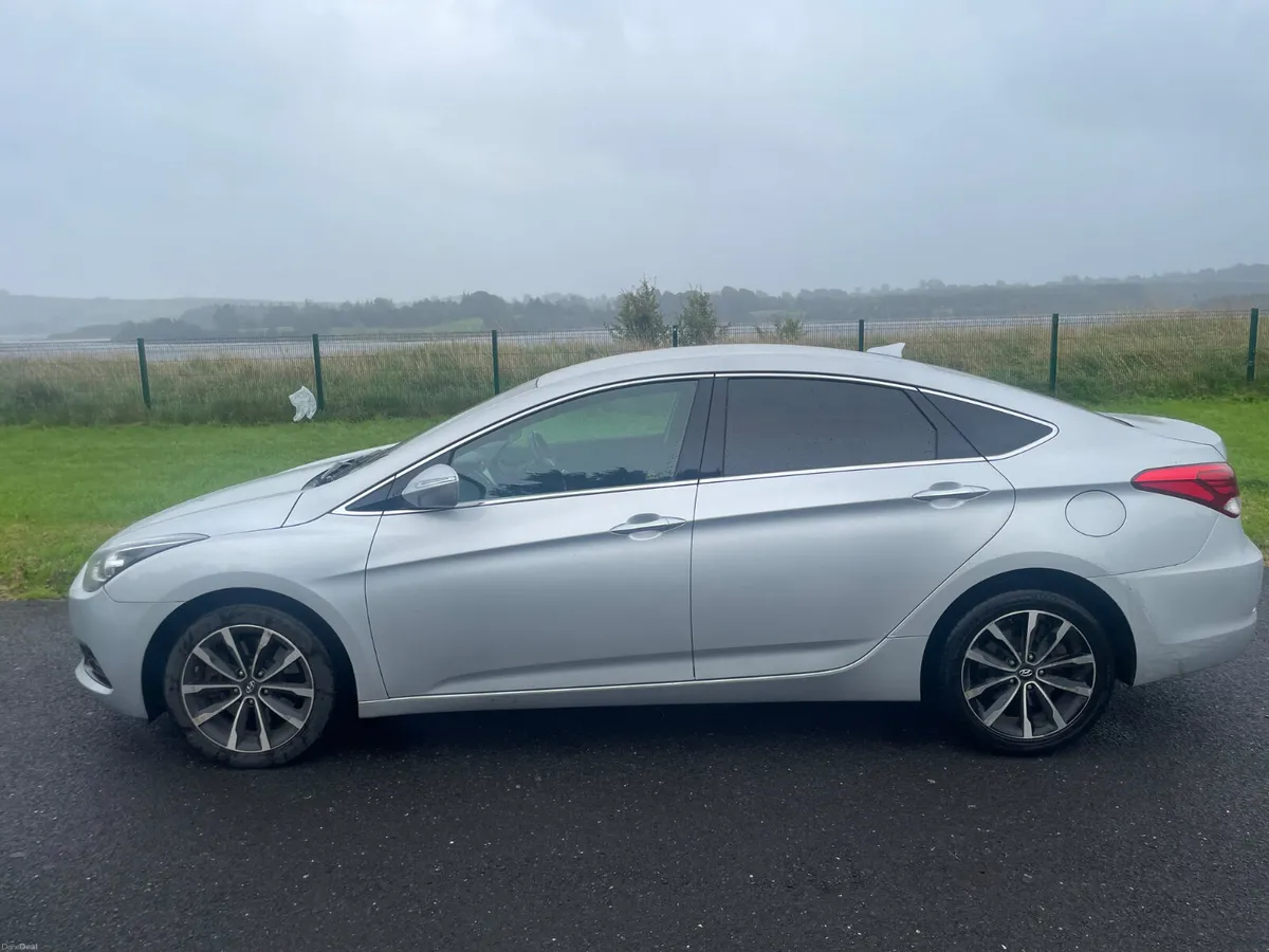 Hyundai i40 2016, automatic, low milage - Image 3