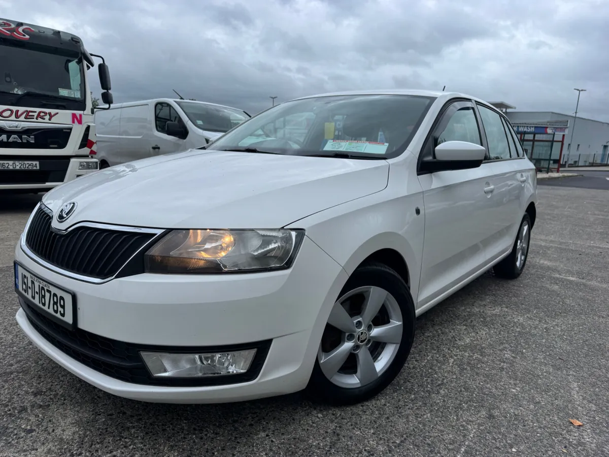 Skoda Rapid 2015 - Image 2