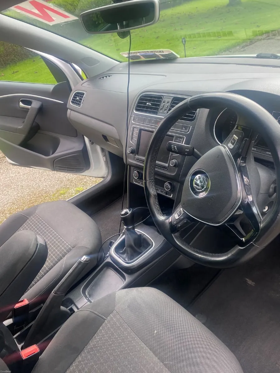 Volkswagen Polo 2015 - Image 5