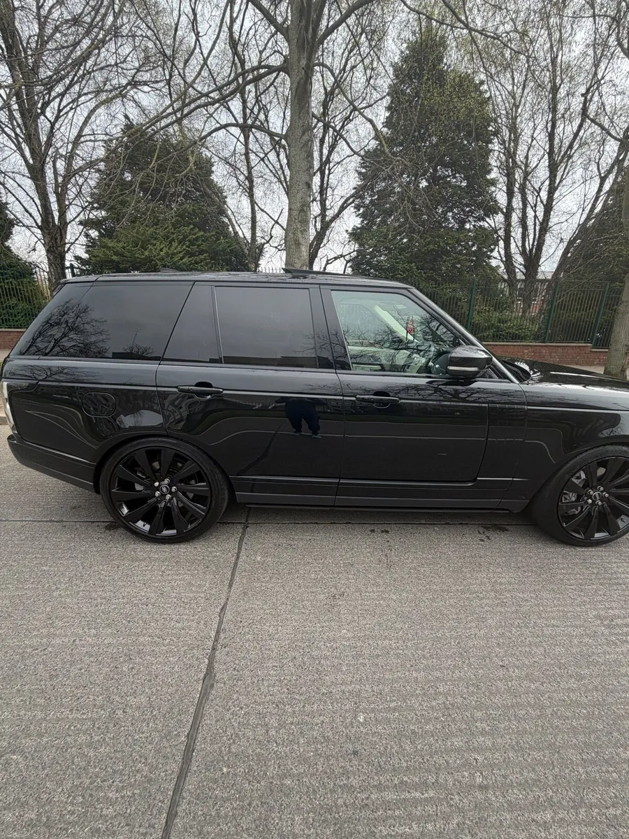 Range Rover Vogue - Image 1