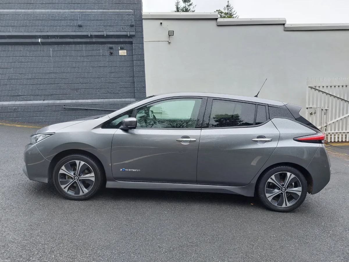 Nissan Leaf 2019 40KW EV SV PREMIUM COLD PACK - Image 4