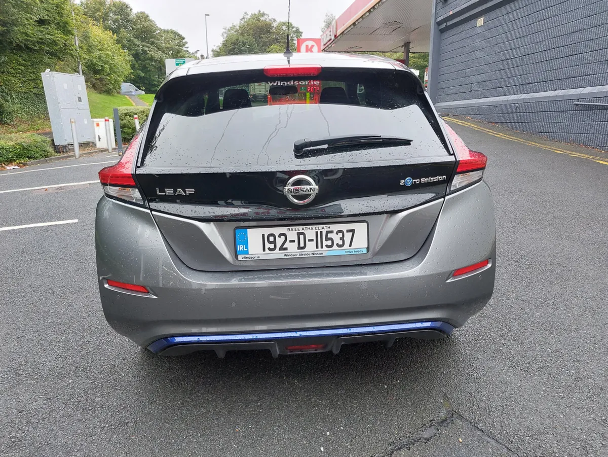 Nissan Leaf 2019 40KW EV SV PREMIUM COLD PACK - Image 6