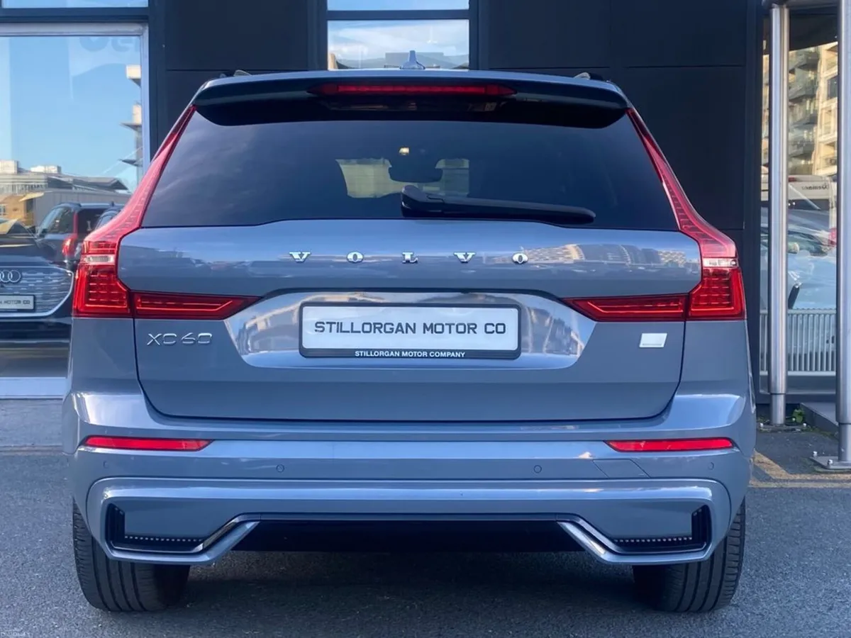 Volvo XC60 T6 Dark Plus Recharge AWD Auto (PHEV) - Image 6