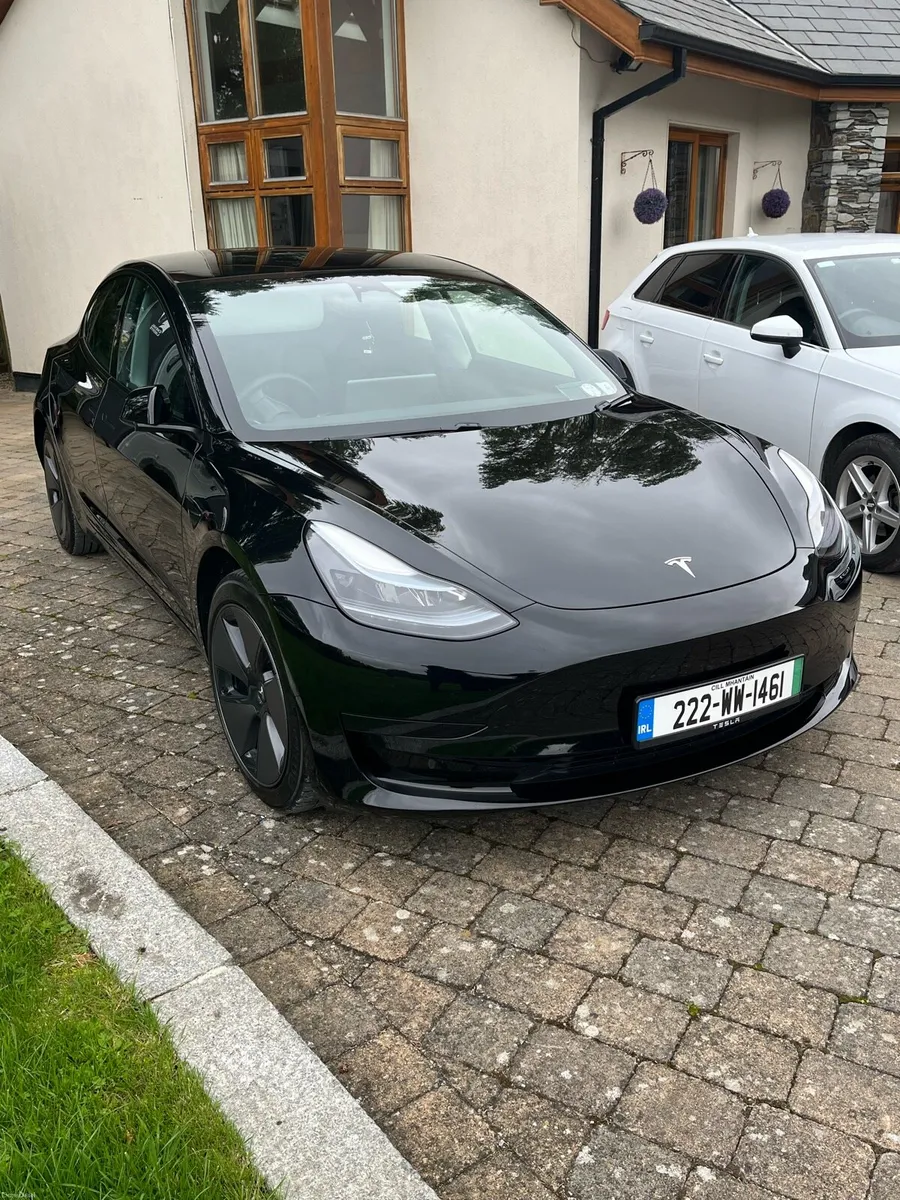 Tesla Model 3 RWD Very Low Milage Stunning Car - Image 1