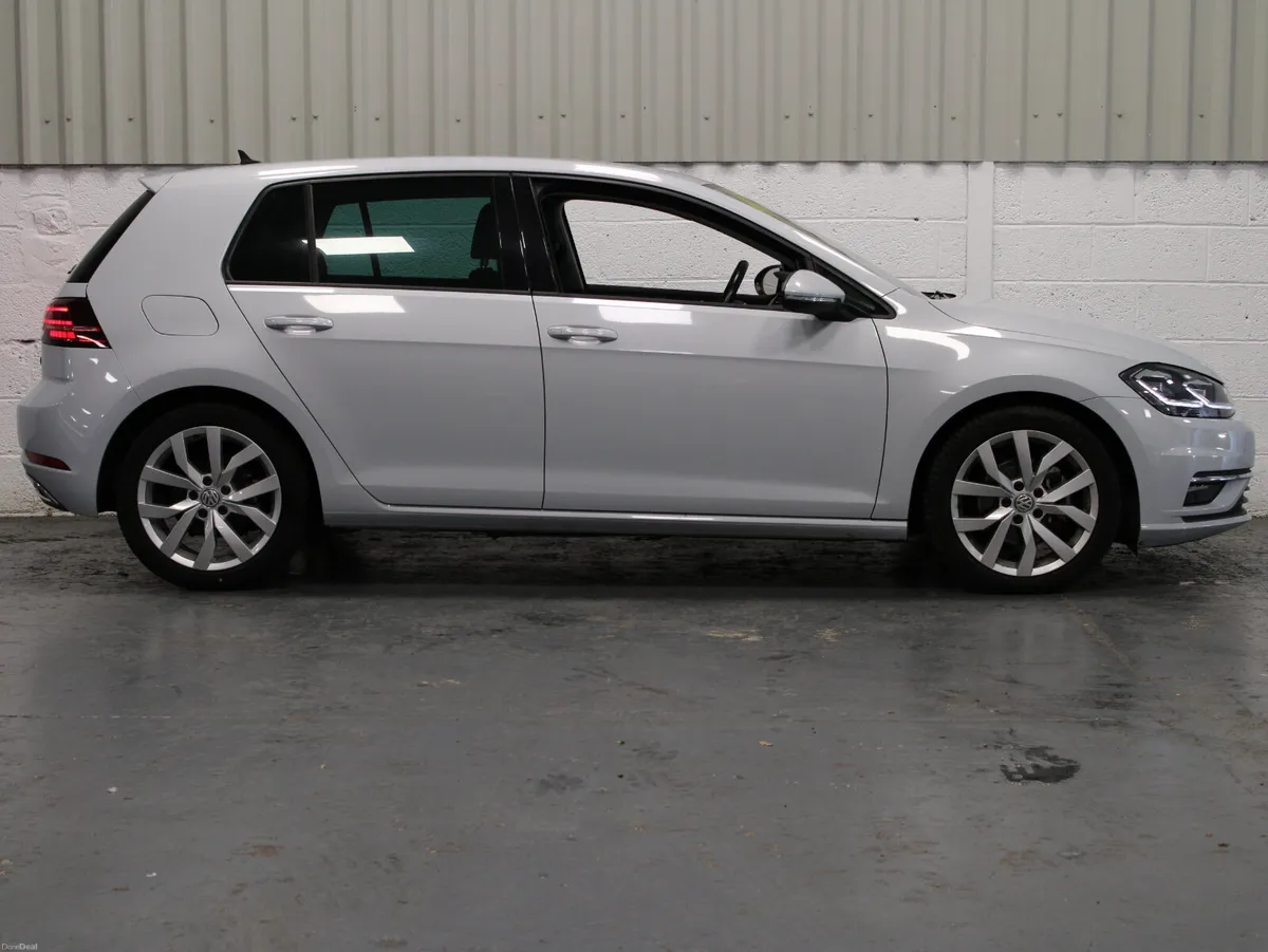 2018 Volkswagen Golf Highline Pearl - Image 5