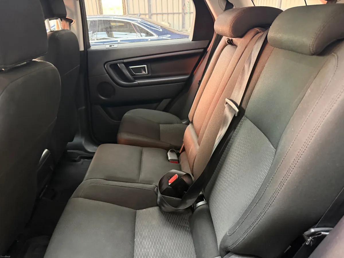 Land Rover Discovery Sport 2018 - Image 6