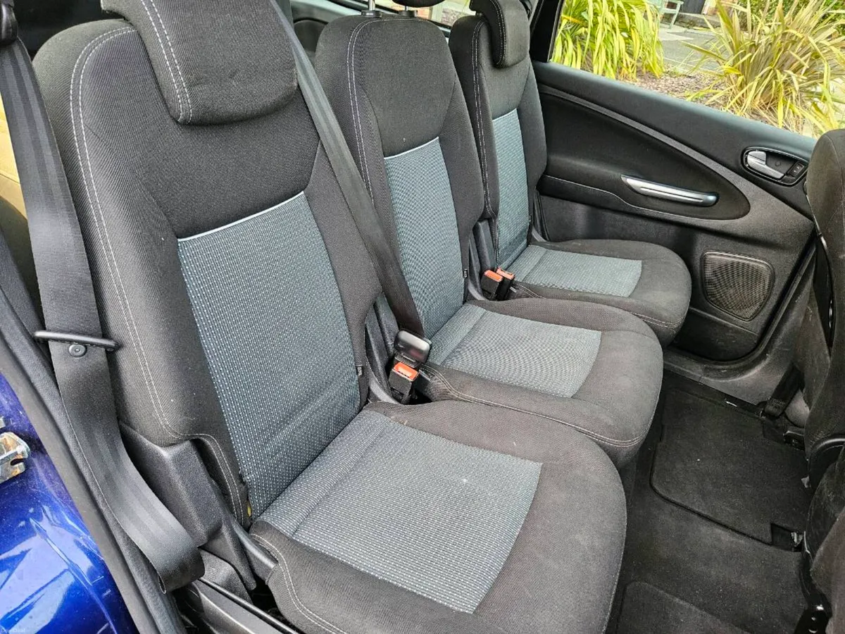 151 Ford Galaxy - Image 6