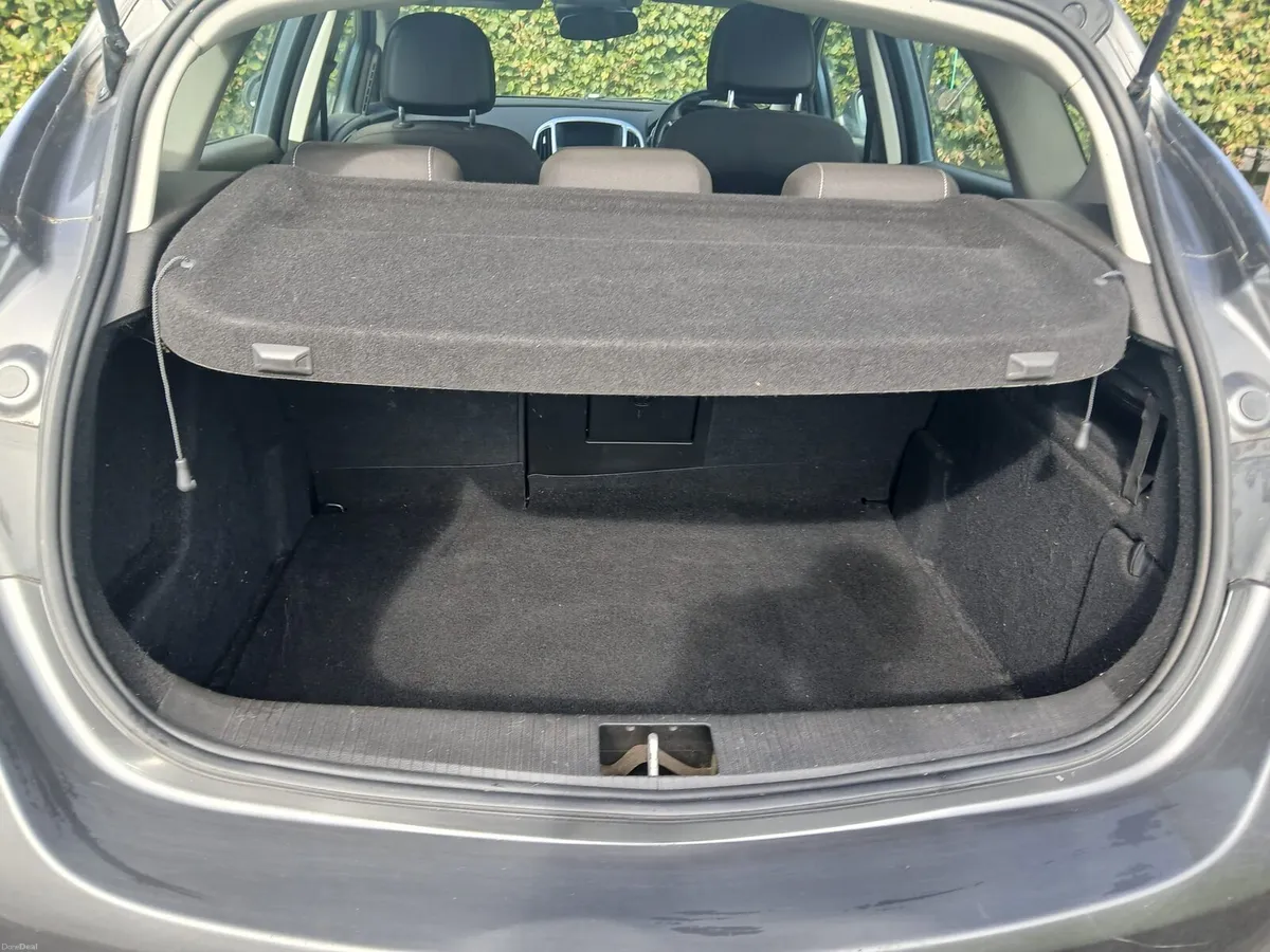Car - Image 6