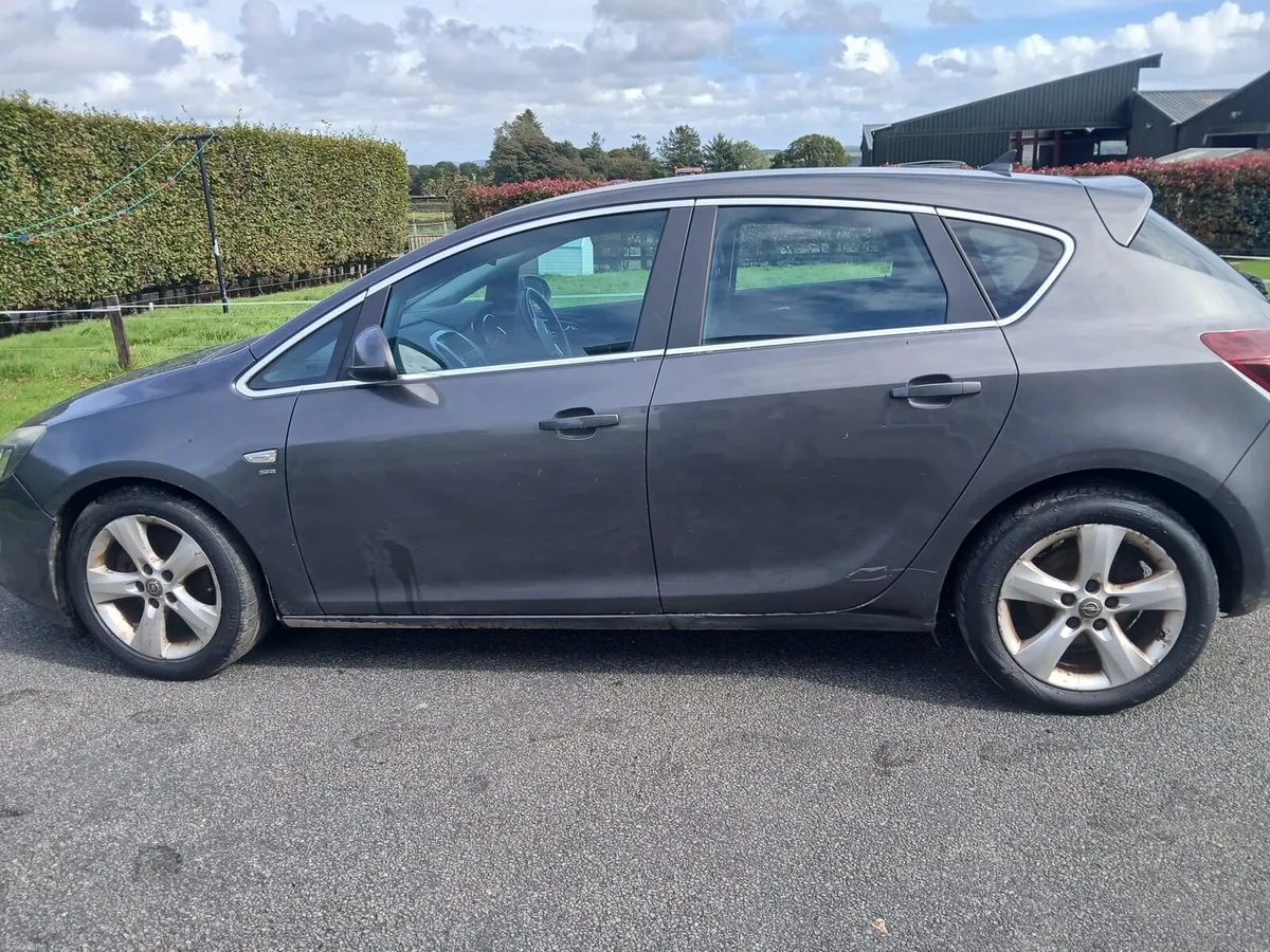 Car - Image 2