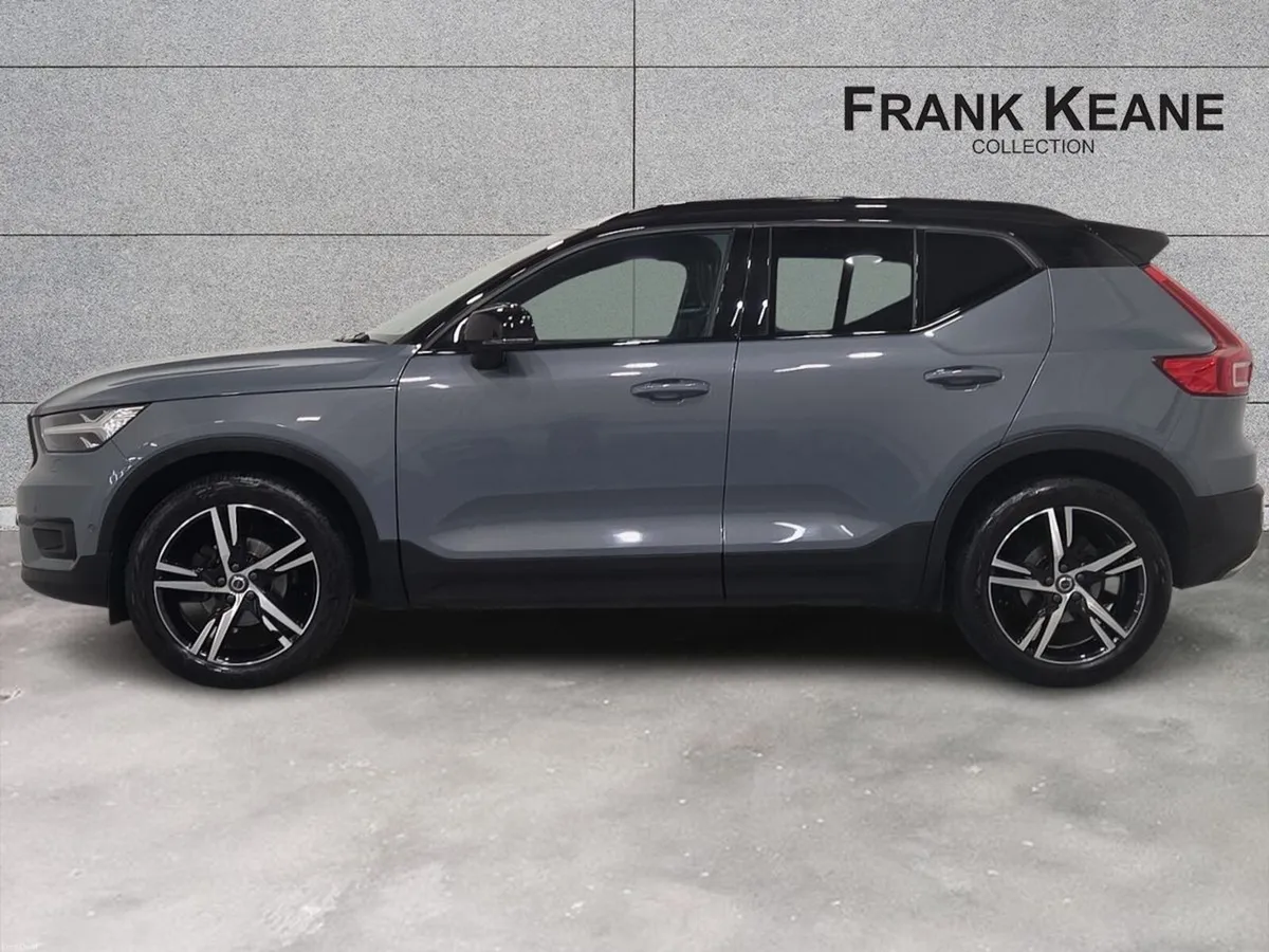 Volvo XC40 D3 DIESEL (150hp) R-Design Pro Auto - Image 3