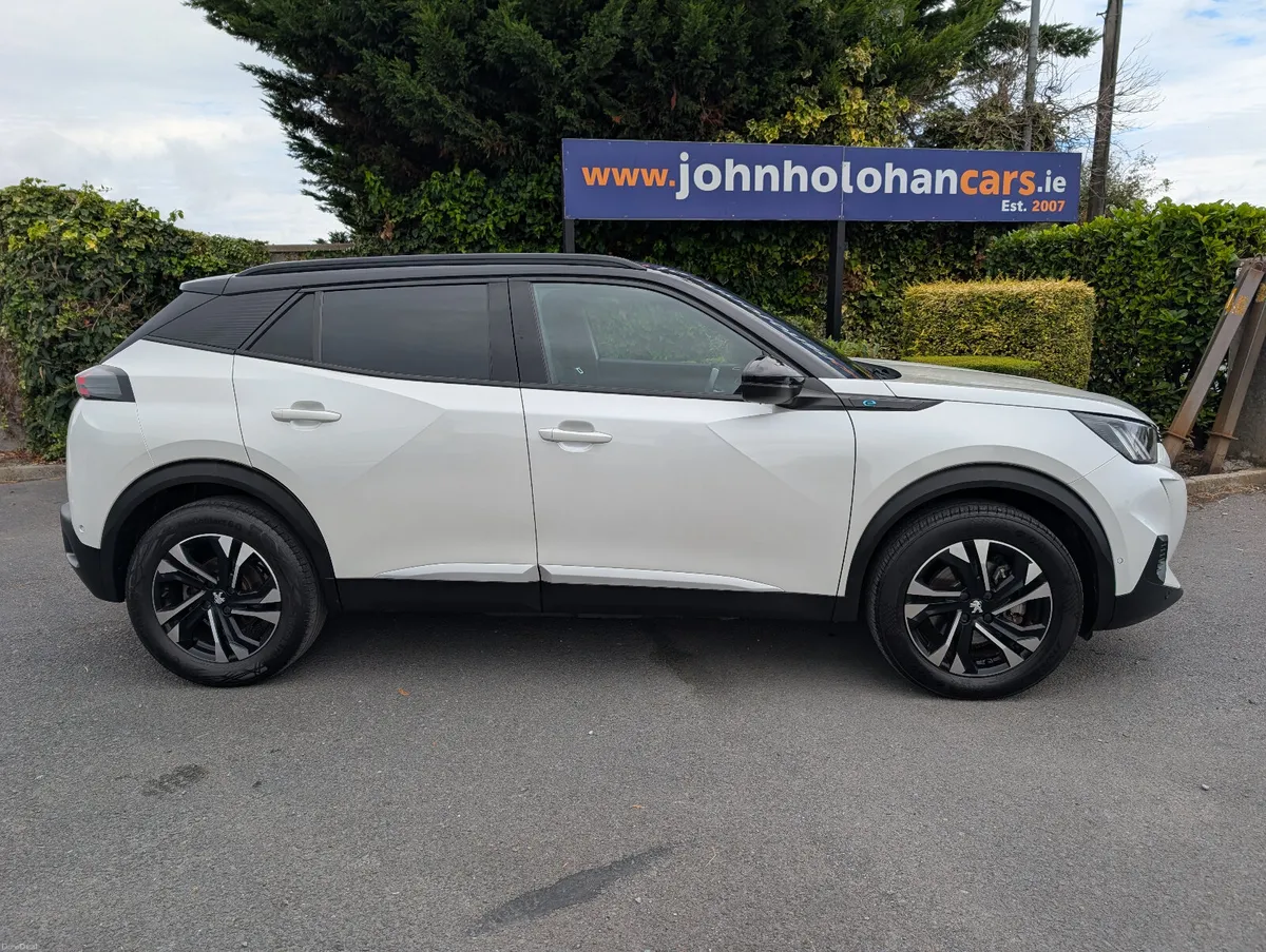 Peugeot 2008 GT  // BATTERY WARRANTY UNTIL 2032 // - Image 3