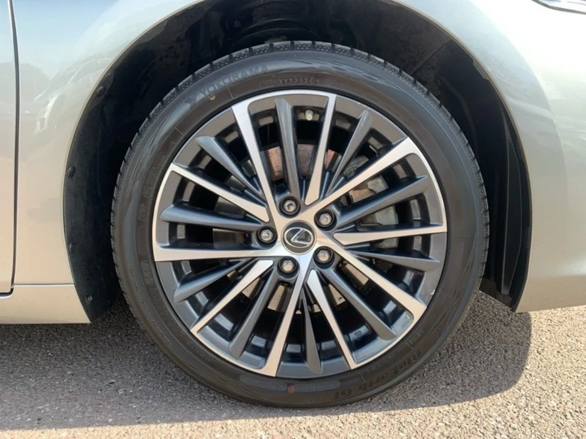 Lexus ES DYNAMICS 4DR AUTO - Image 5