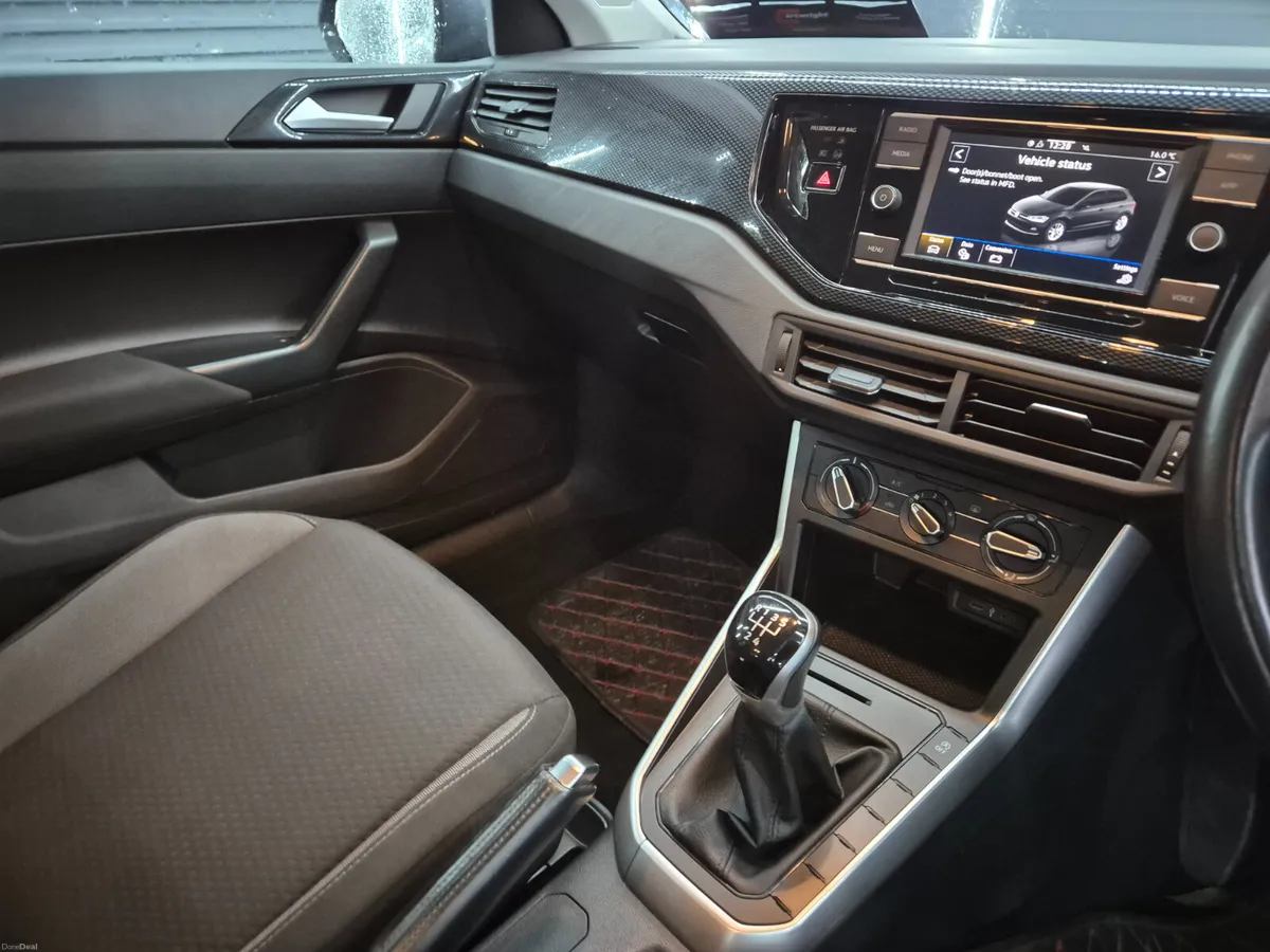 Volkswagen Polo 2023 - Image 6